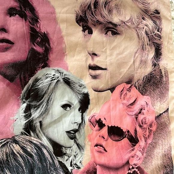 Taylor Swift 2023 Eras Tour Official Canvas Tapestry - Picture 6 of 7